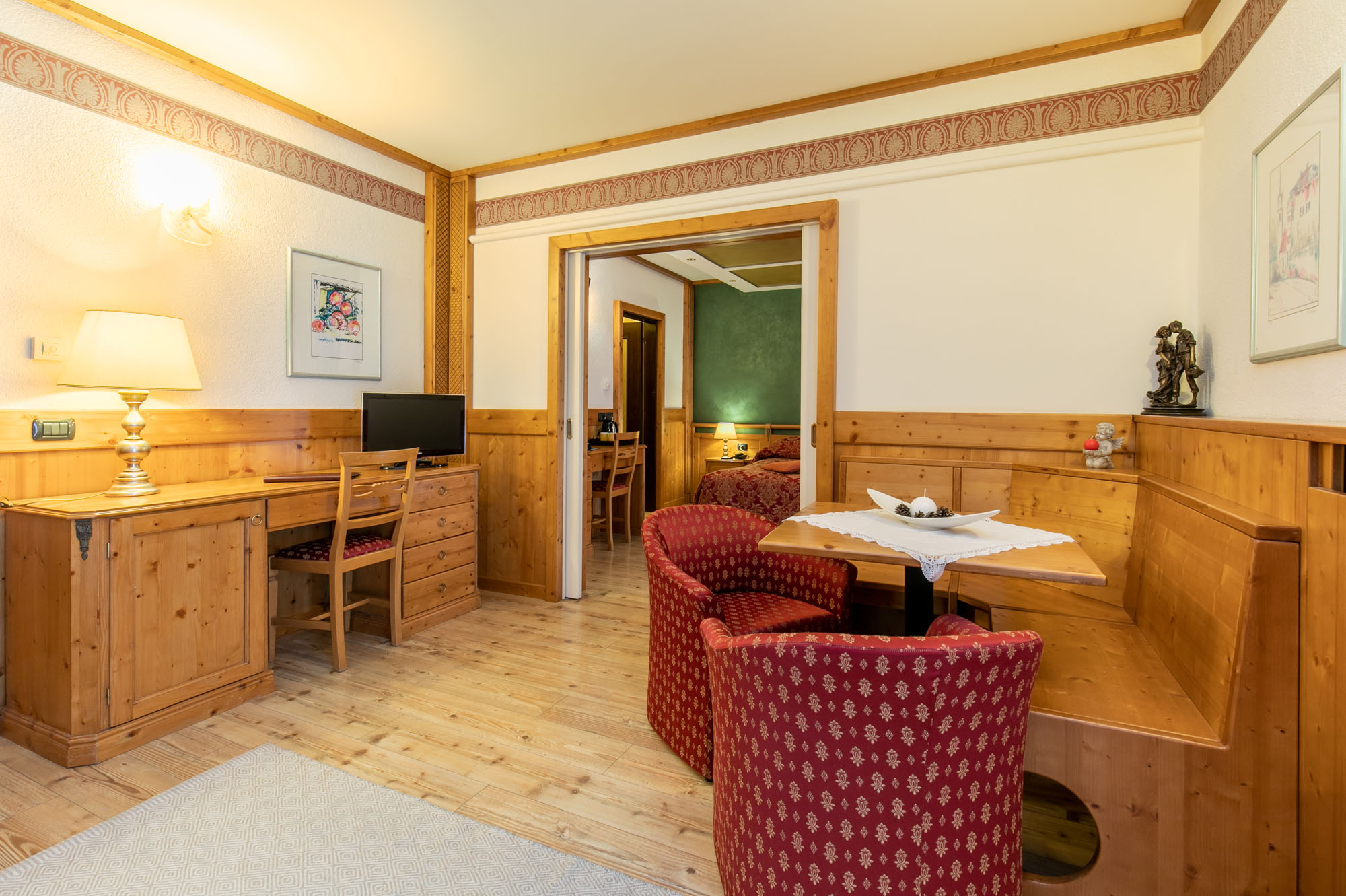 Suite Room per 4 persone di Grand Hotel des Alpes in centro a San Martino di Castrozza