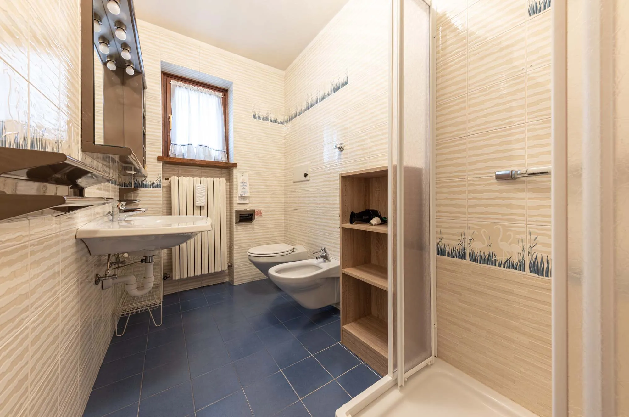 Bagno con doccia degli Appartamenti Villa Giuliana