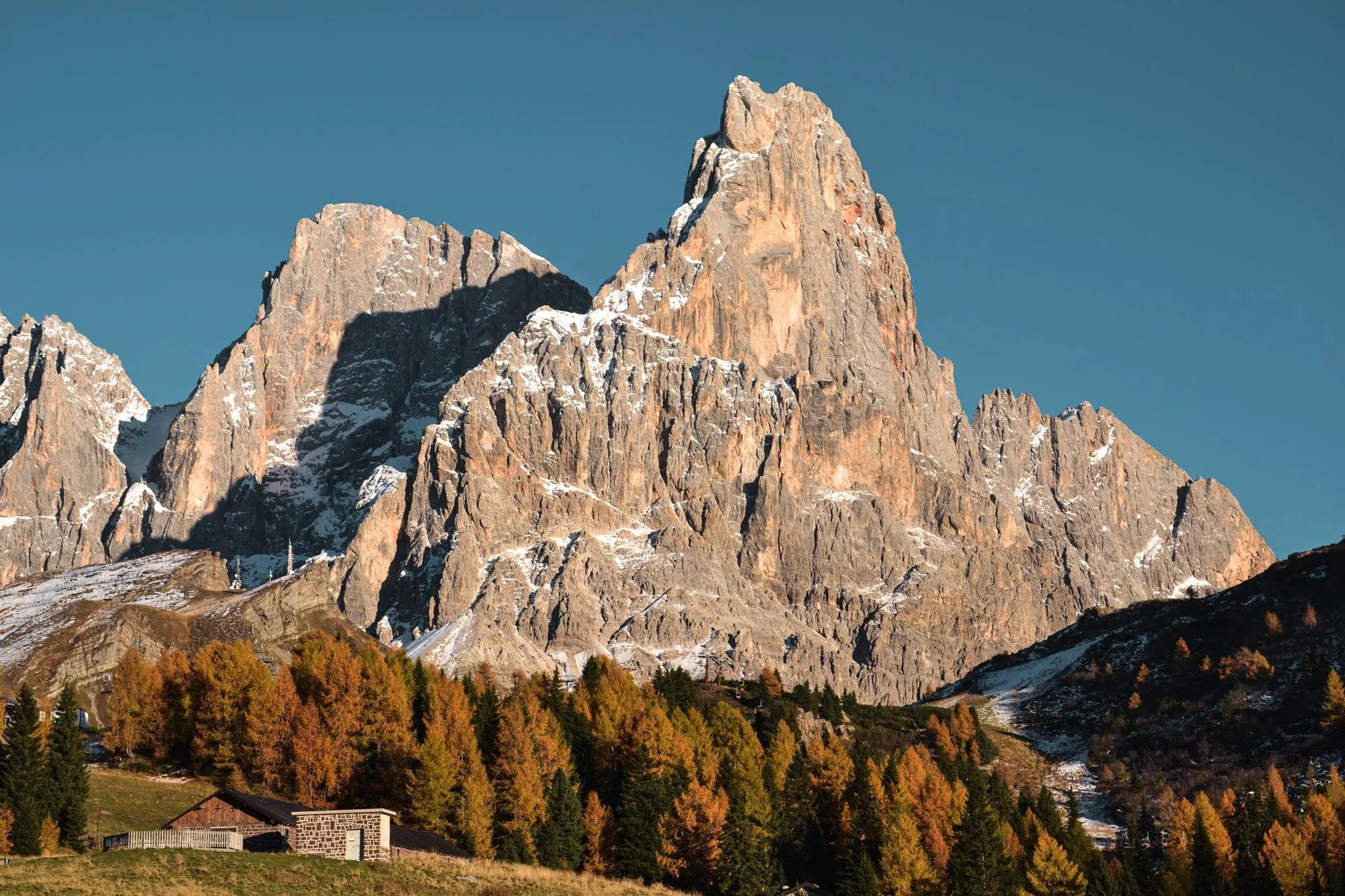 Pale di San Martino illuminate dal sole autunnale
