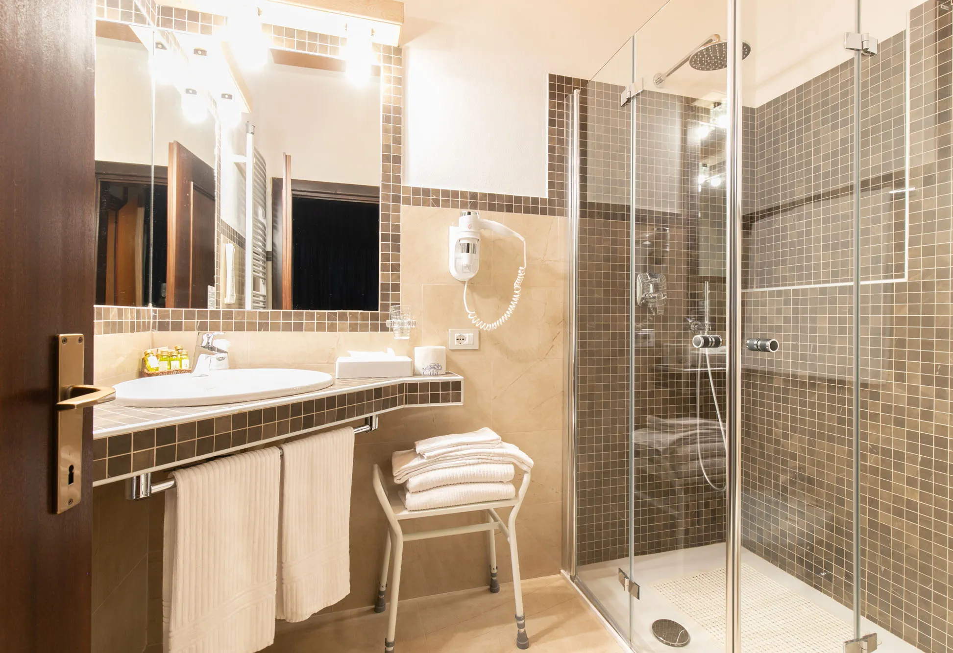 Bagno della Camera living room hotel Des Alpes San Martino di Castrozza