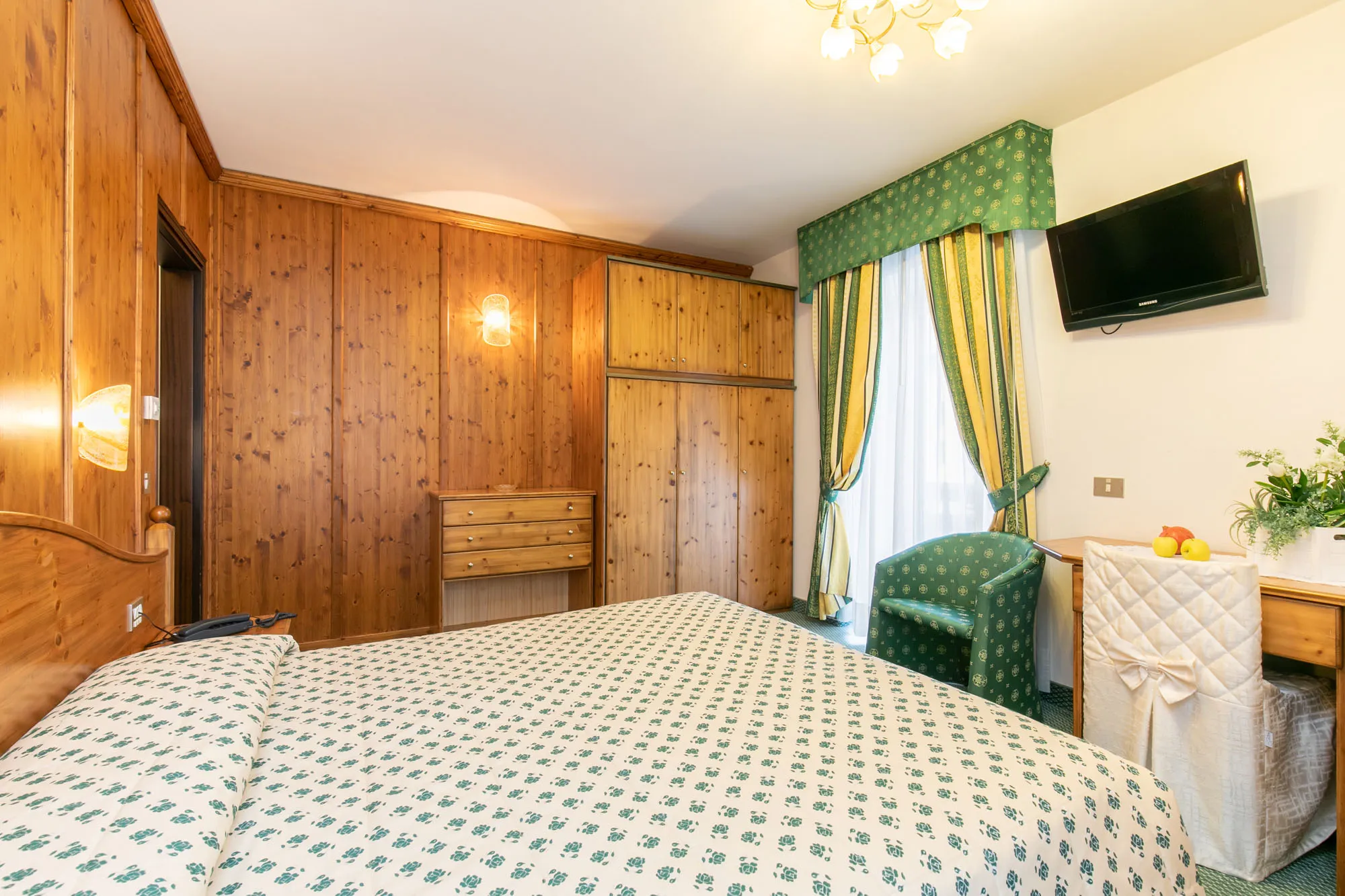 Camera Comfort Room per coppie, Grand Hotel des Alpes in centro a San Martino di Castrozza
