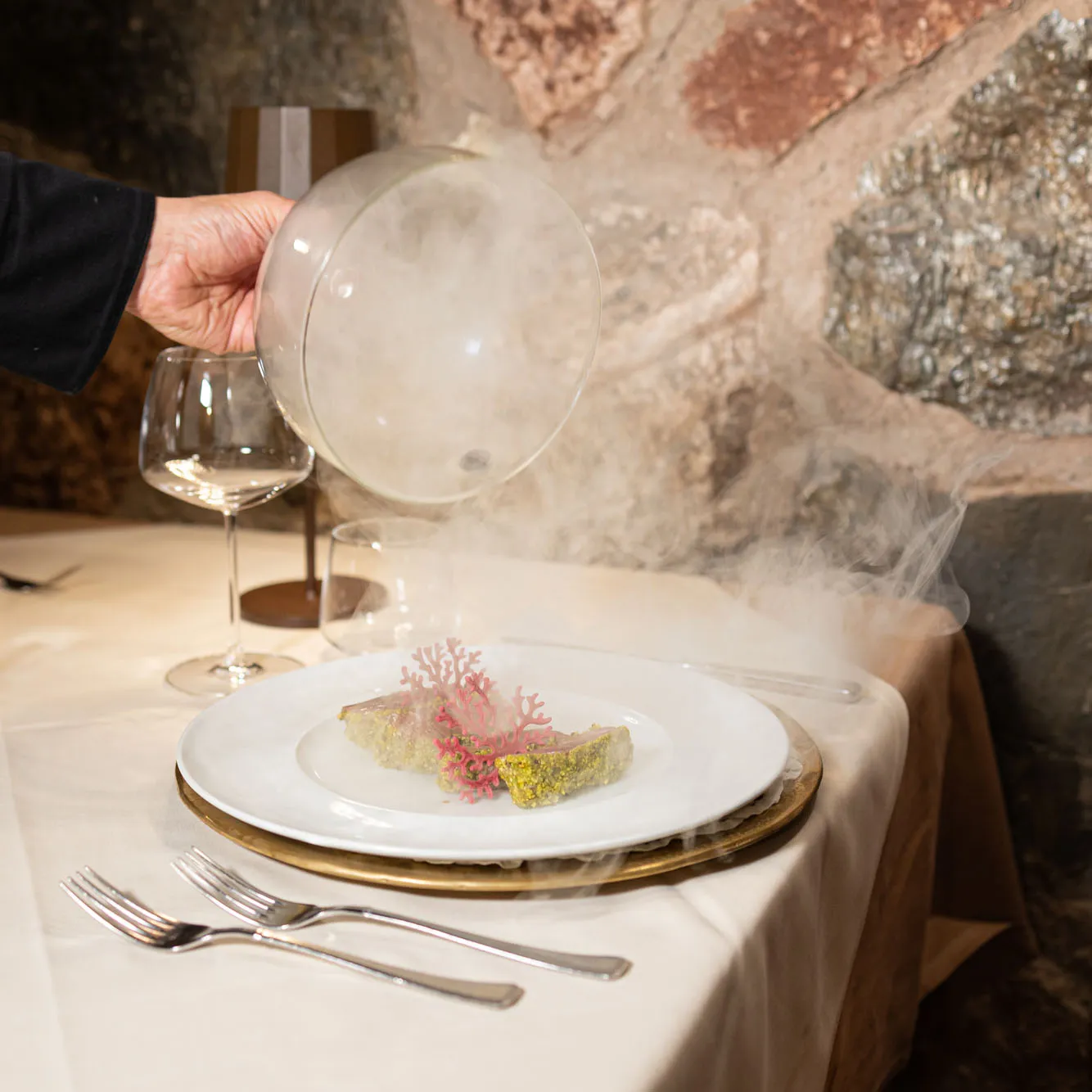 Piatto affumicato con servizio gourmet