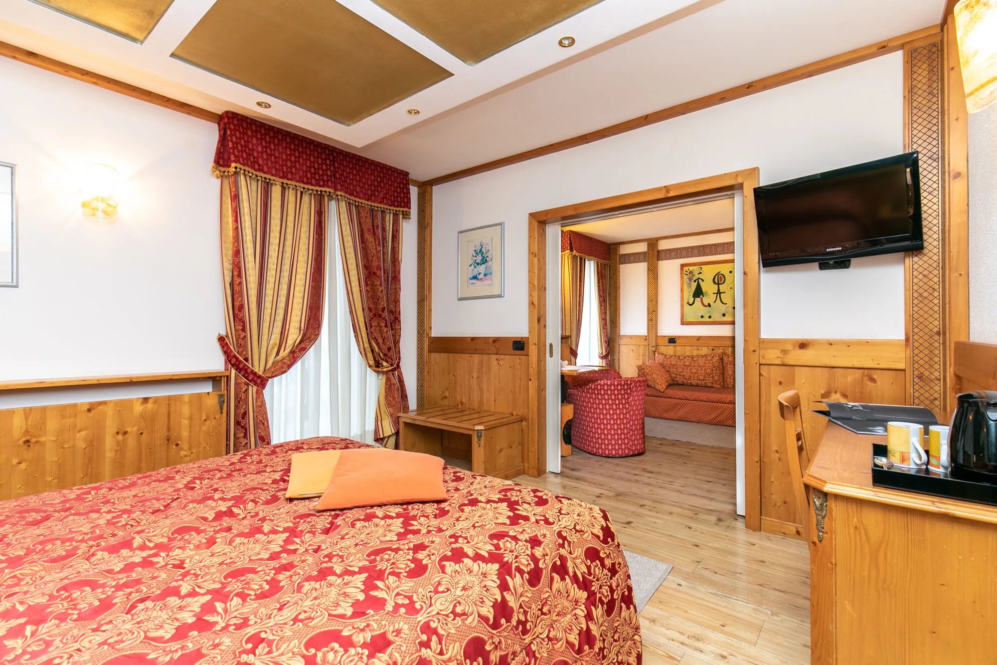 Letto matrimoniale Suite Room Hotel Des Alpes