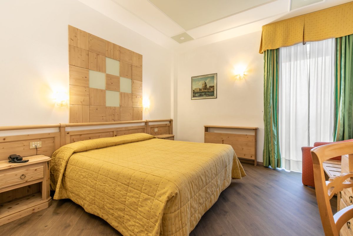 Hotel rooms in the centre of San Martino di Castrozza, Grand Hotel del Alpes 4-star